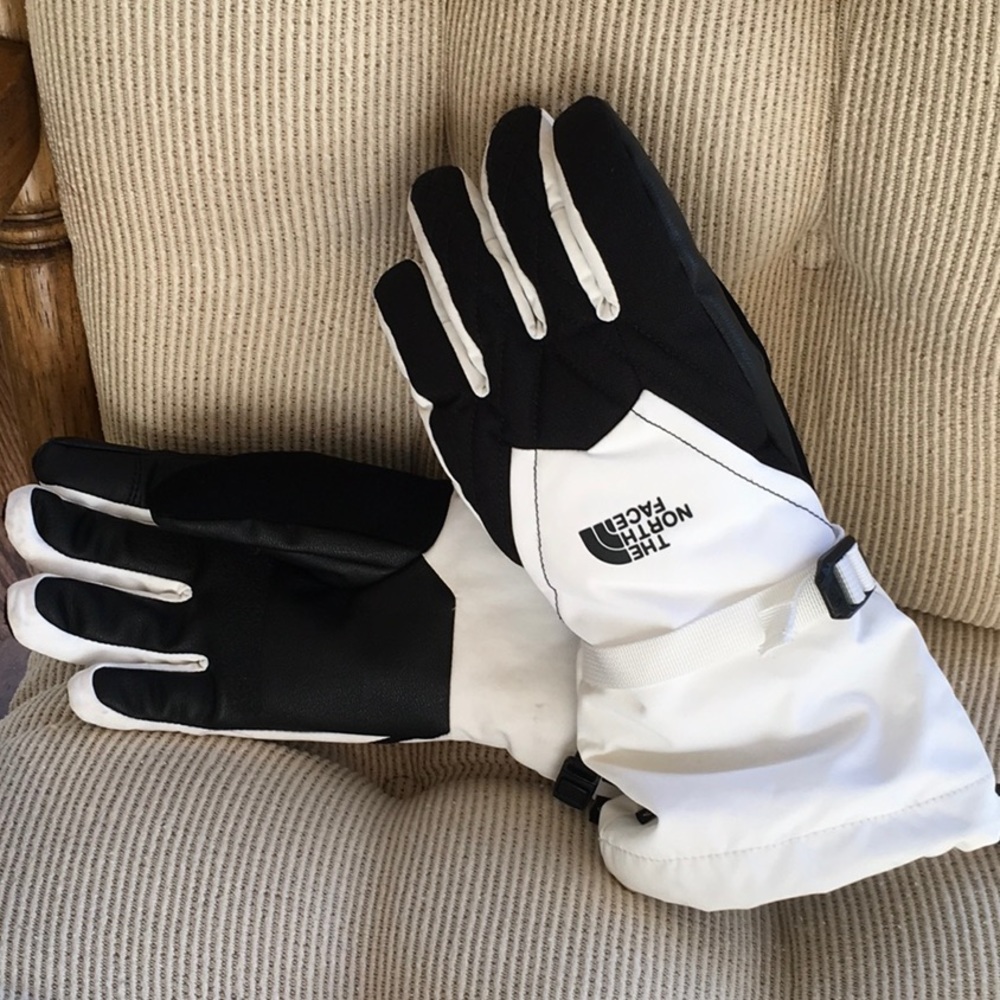 The North Face Women’s Small Ski snowboard Gloves gore-tex. Very warm